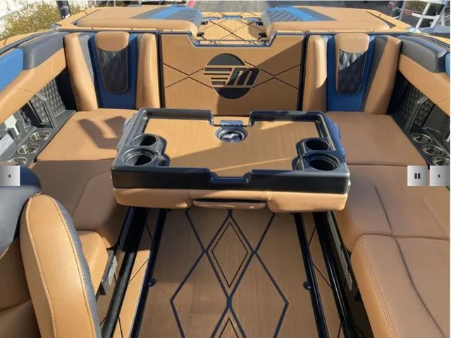 Slide: The Image of Malibu M230 2025 - 14