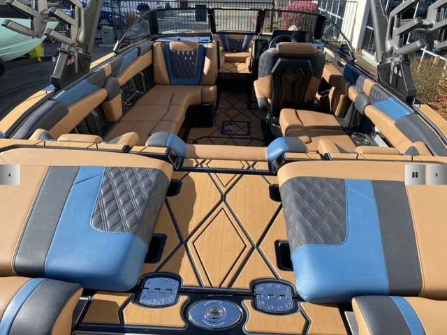 Slide: The Image of Malibu M230 2025 - 21