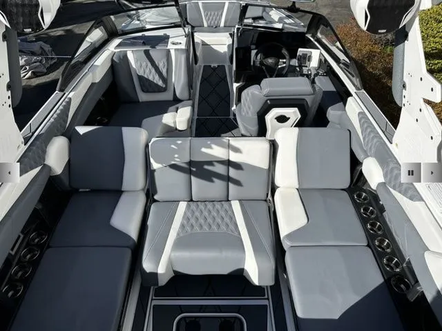 Slide: The Image of Malibu M230 2025 - 13