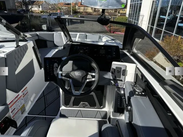 Slide: The Image of Malibu M230 2025 - 15