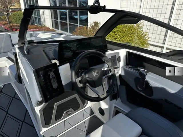 Slide: The Image of Malibu M230 2025 - 16