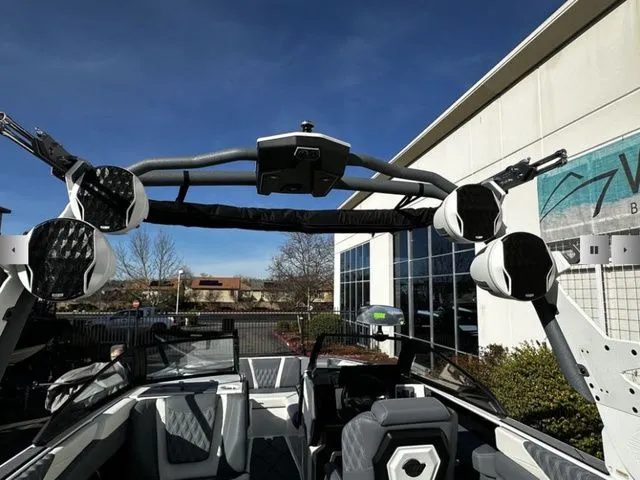 Slide: The Image of Malibu M230 2025 - 26