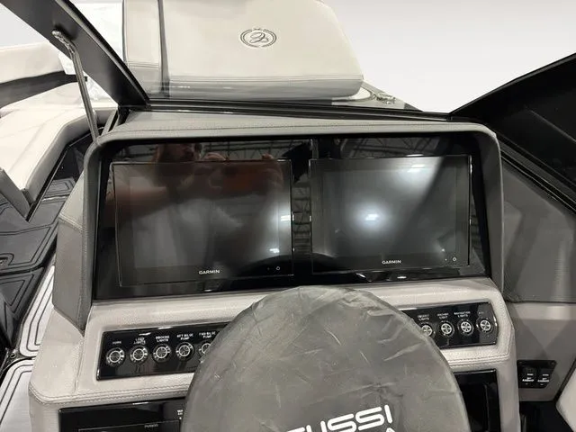 Slide: The Image of Cobalt R6 Surf 2026 - 10