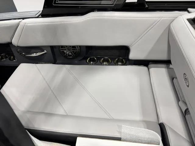 Slide: The Image of Cobalt R6 Surf 2026 - 12