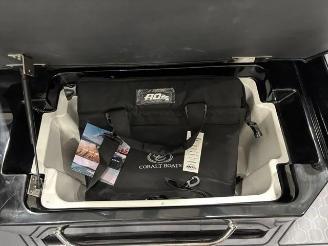 Slide: The Image of Cobalt R6 Surf 2026 - 17