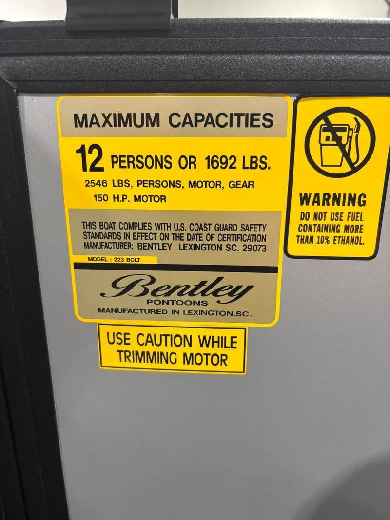 Slide: The Image of Capacity and warning label for Bentley Pontoons 223 Bolt, year 2027. - 20