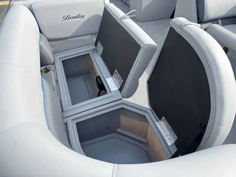 Slide: The Image of Bentley Pontoons 223 Bolt 2027 - 10