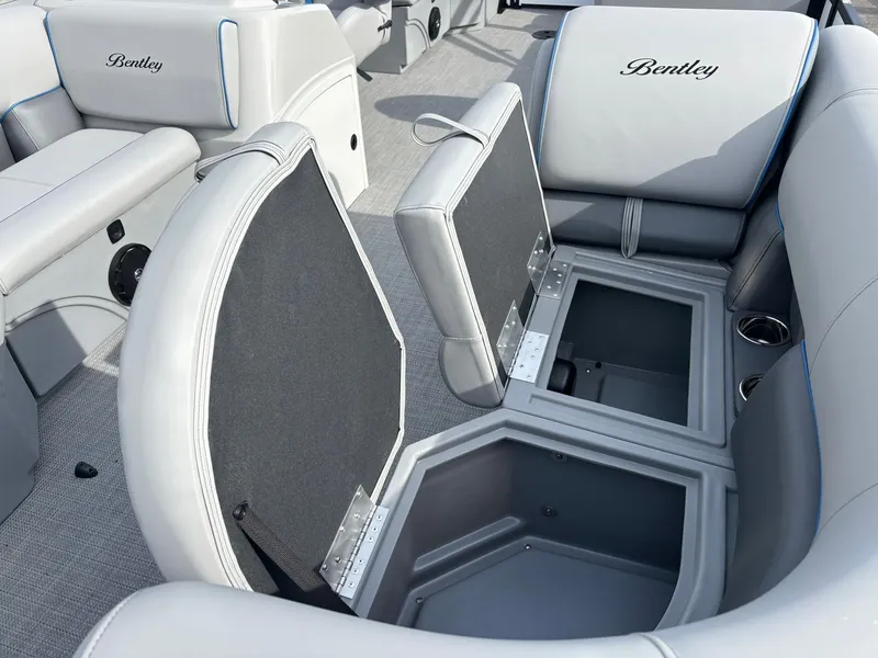 Slide: The Image of Bentley Pontoons 223 Bolt 2027 - 12