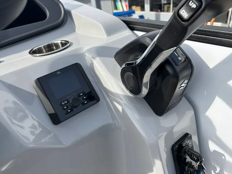 Slide: The Image of Bentley Pontoons 223 Bolt 2027 - 19