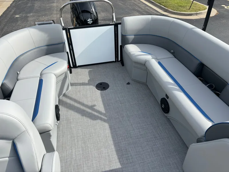 Slide: The Image of Bentley Pontoons 223 Bolt 2027 - 21