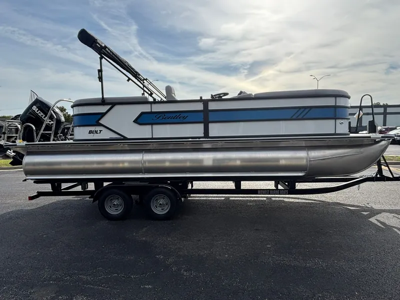 Slide: The Image of Bentley Pontoons 223 Bolt 2027 - 4