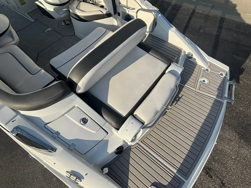 Slide: The Image of Crownline Boats 260 SS 2023 - 10