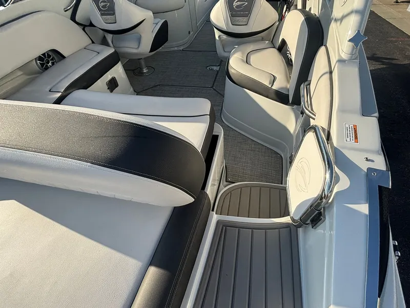 Slide: The Image of Crownline Boats 260 SS 2023 - 15