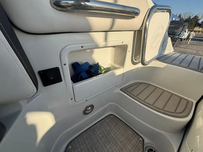 Slide: The Image of Crownline Boats 260 SS 2023 - 20