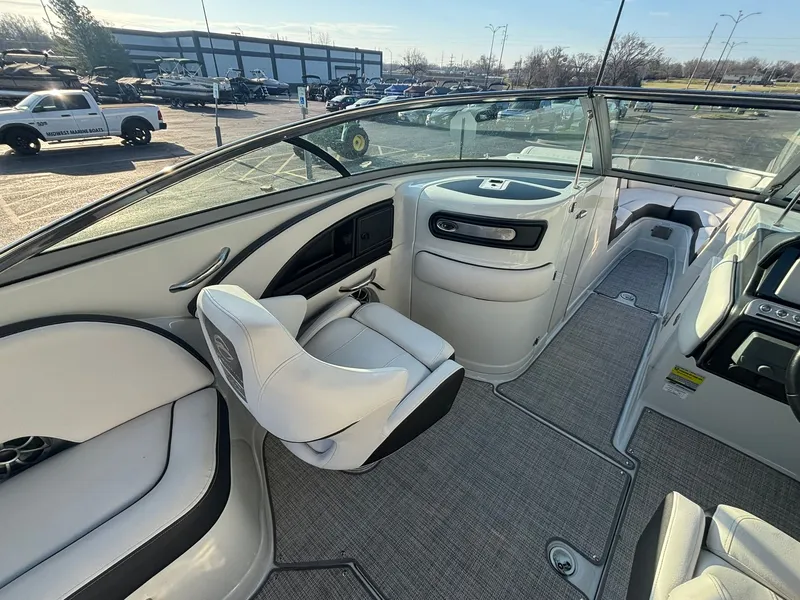 Slide: The Image of Crownline Boats 260 SS 2023 - 22