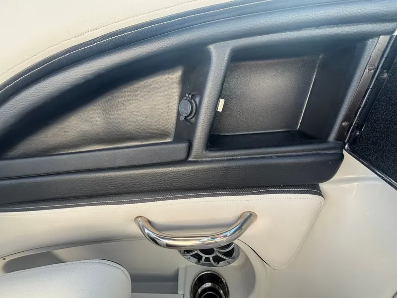 Slide: The Image of Crownline Boats 260 SS 2023 - 23