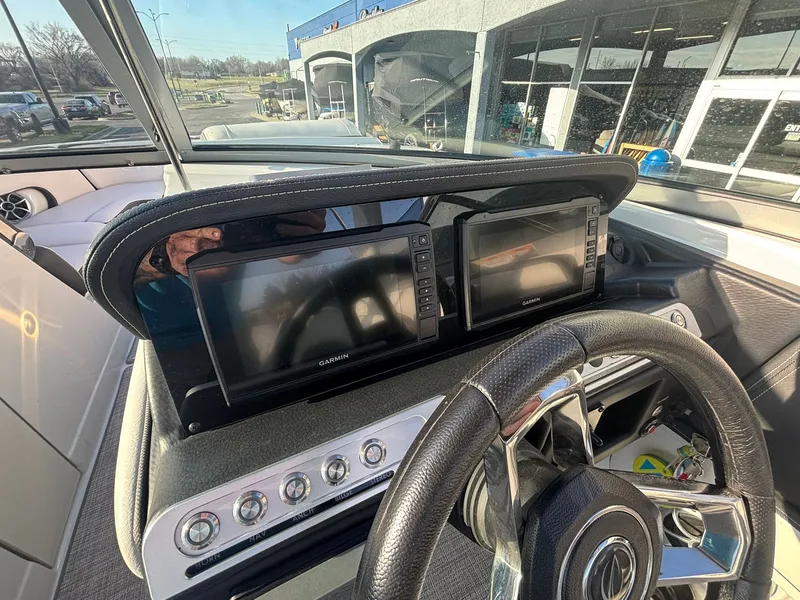 Slide: The Image of Crownline Boats 260 SS 2023 - 25