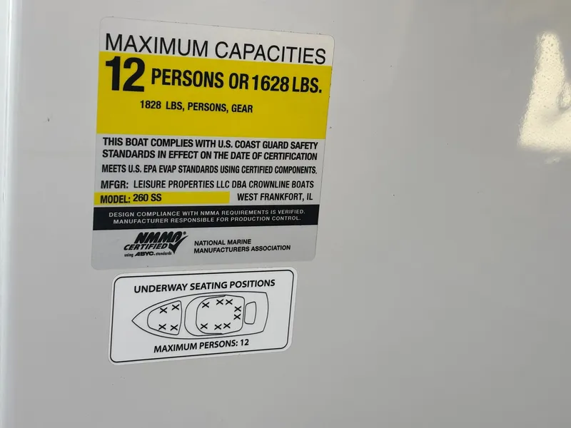 Slide: The Image of Crownline Boats 260 SS 2023 - 29