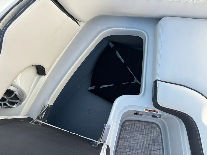 Slide: The Image of Crownline Boats 260 SS 2023 - 33