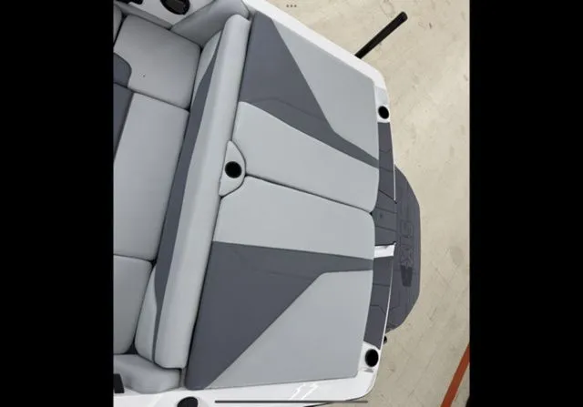 Slide: The Image of Axis Wake Research A20 2025 - 8