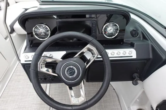 Slide: The Image of Crownline Boats E220 XS 2025 - 11