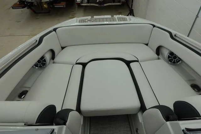 Slide: The Image of Crownline Boats E220 XS 2025 - 13