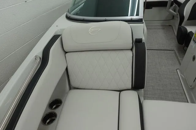 Slide: The Image of Crownline Boats E220 XS 2025 - 15