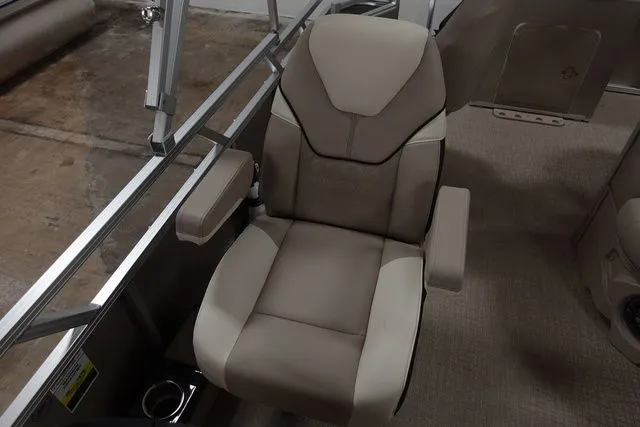 Slide: The Image of Tahoe STX Quad Fish 19 FT 2024 - 11