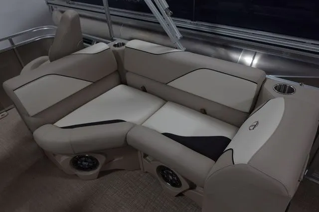 Slide: The Image of Tahoe STX Quad Fish 19 FT 2024 - 12