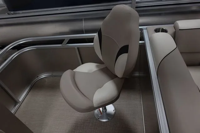 Slide: The Image of Tahoe STX Quad Fish 19 FT 2024 - 13