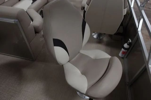 Slide: The Image of Tahoe STX Quad Fish 19 FT 2024 - 15