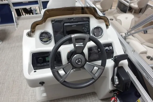 Slide: The Image of Tahoe Sport 1775 BF 2024 - 10