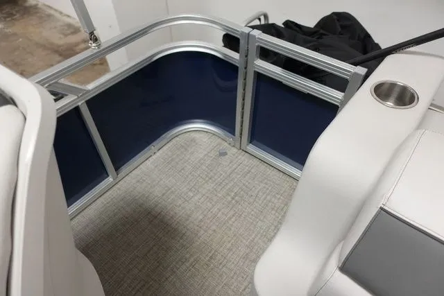 Slide: The Image of Tahoe Sport 1775 BF 2024 - 12