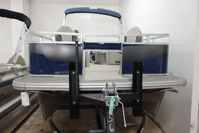 Slide: The Image of Tahoe Sport 1775 BF 2024 - 2