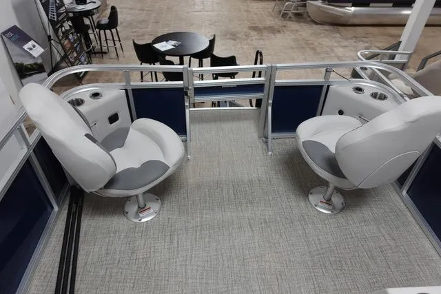 Slide: The Image of Tahoe Sport 1775 BF 2024 - 4