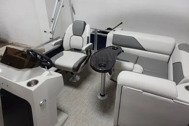 Slide: The Image of Tahoe Sport 1775 BF 2024 - 7