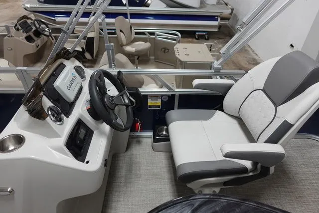 Slide: The Image of Tahoe Sport 1775 BF 2024 - 8