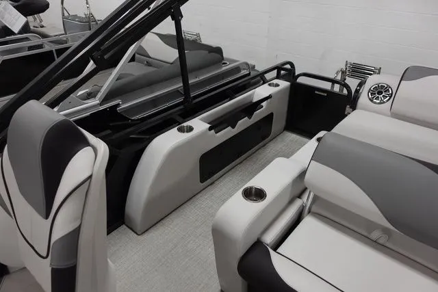 Slide: The Image of Tahoe LTZ Versatile Rear Bench 23 FT 2024 - 13