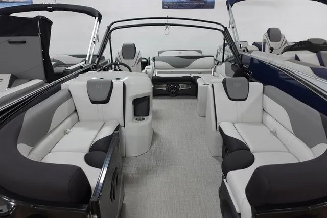 Slide: The Image of Tahoe LTZ Versatile Rear Bench 23 FT 2024 - 3