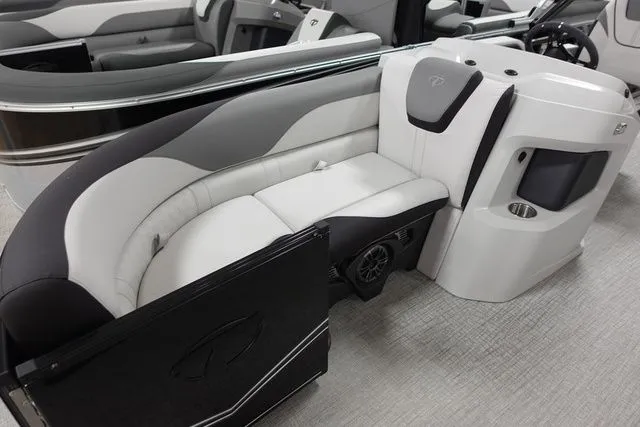 Slide: The Image of Tahoe LTZ Versatile Rear Bench 23 FT 2024 - 5