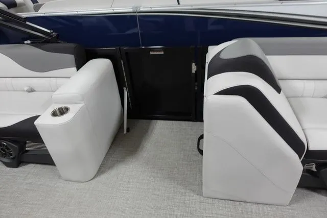 Slide: The Image of Tahoe LTZ Versatile Rear Bench 23 FT 2024 - 7