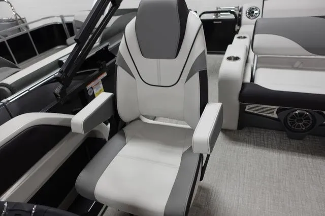 Slide: The Image of Tahoe LTZ Versatile Rear Bench 23 FT 2024 - 9