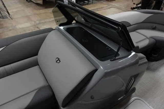 Slide: The Image of Tahoe LTZ Versatile Rear Bench Windshield 23 FT 2024 - 10