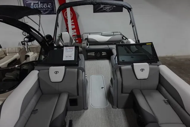 Slide: The Image of Tahoe LTZ Versatile Rear Bench Windshield 23 FT 2024 - 4