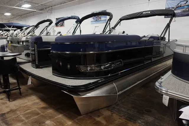 The Image of Tahoe Cascade Versatile Rear Bench 23 FT 2024 - 1