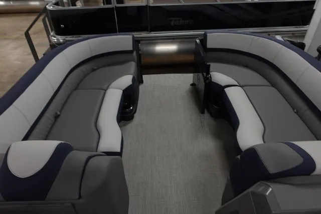 Slide: The Image of Tahoe Cascade Versatile Rear Bench 23 FT 2024 - 3