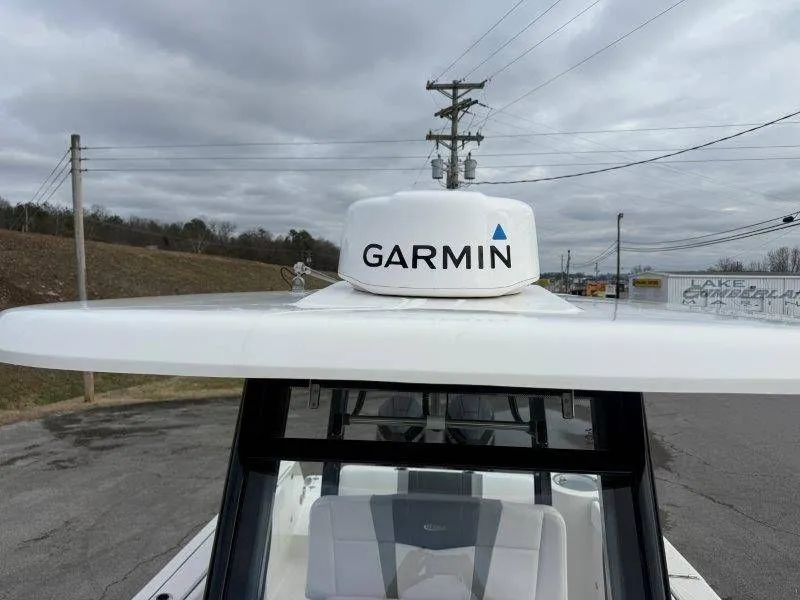 Slide: The Image of Robalo R272 Center Console 2019 - 11