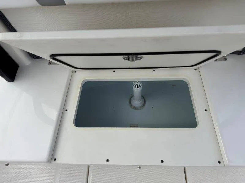 Slide: The Image of Robalo R272 Center Console 2019 - 12