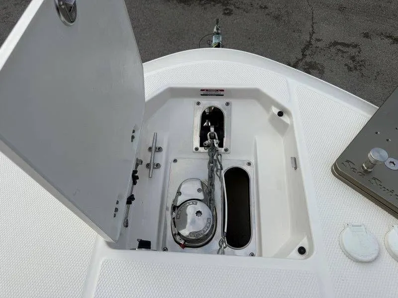 Slide: The Image of Robalo R272 Center Console 2019 - 13