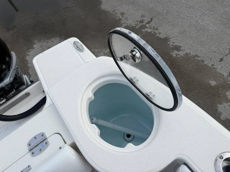 Slide: The Image of Robalo R272 Center Console 2019 - 15